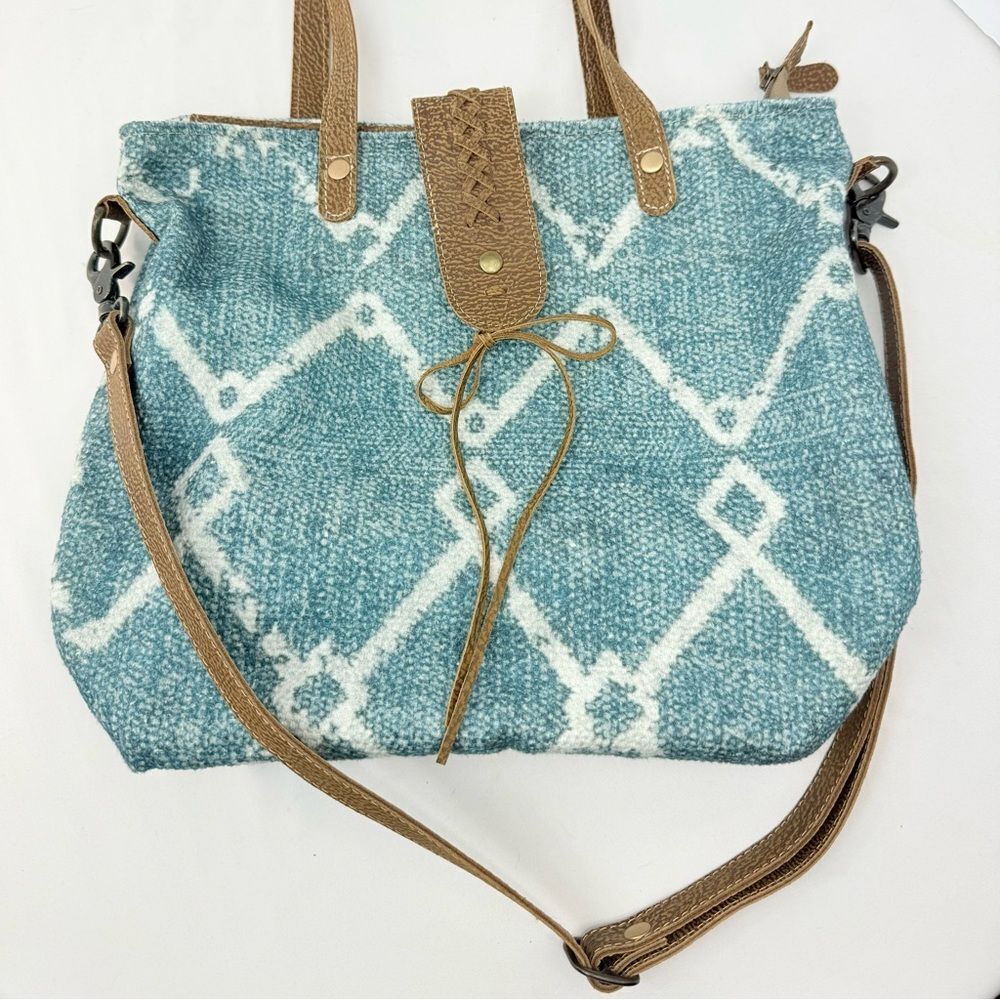 Myra BEGUILE Blue White Rug Canvas Brown Leather Upcycled Tote Bag - Picture 9 of 16
